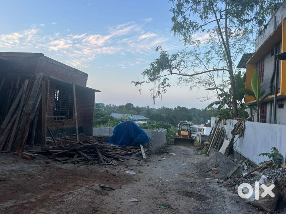 10 cnt plot near Pothencode town, Trivandrum