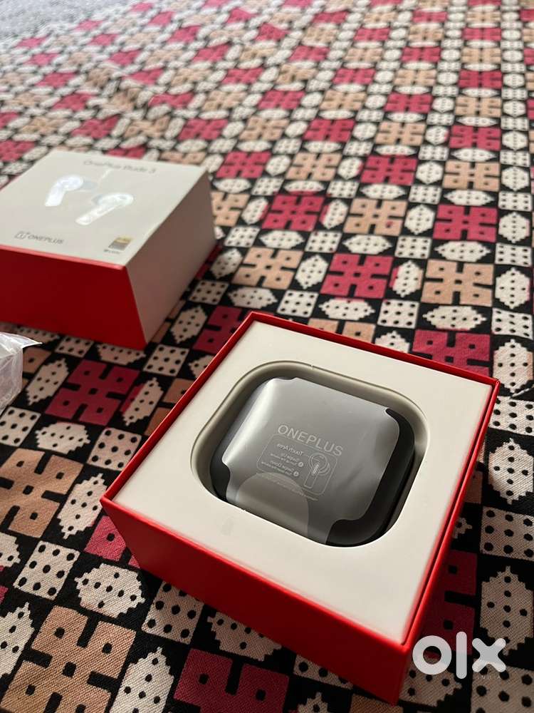 One plus buds 3 ,only case ,with protection deadpool case