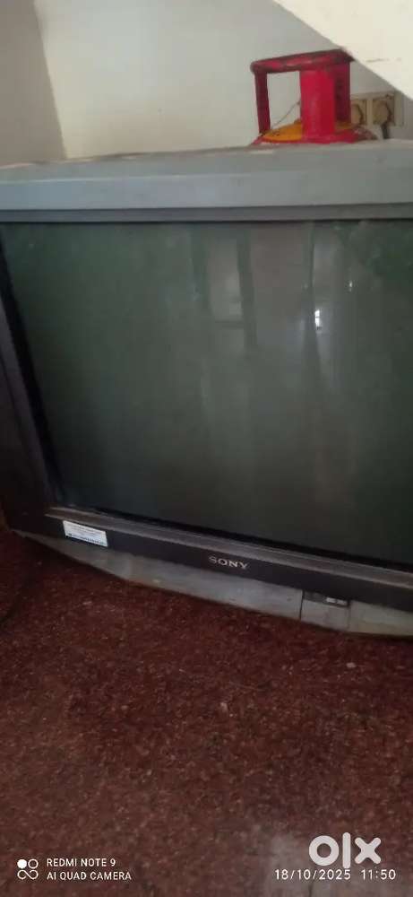 SONY COLOUR TV old
