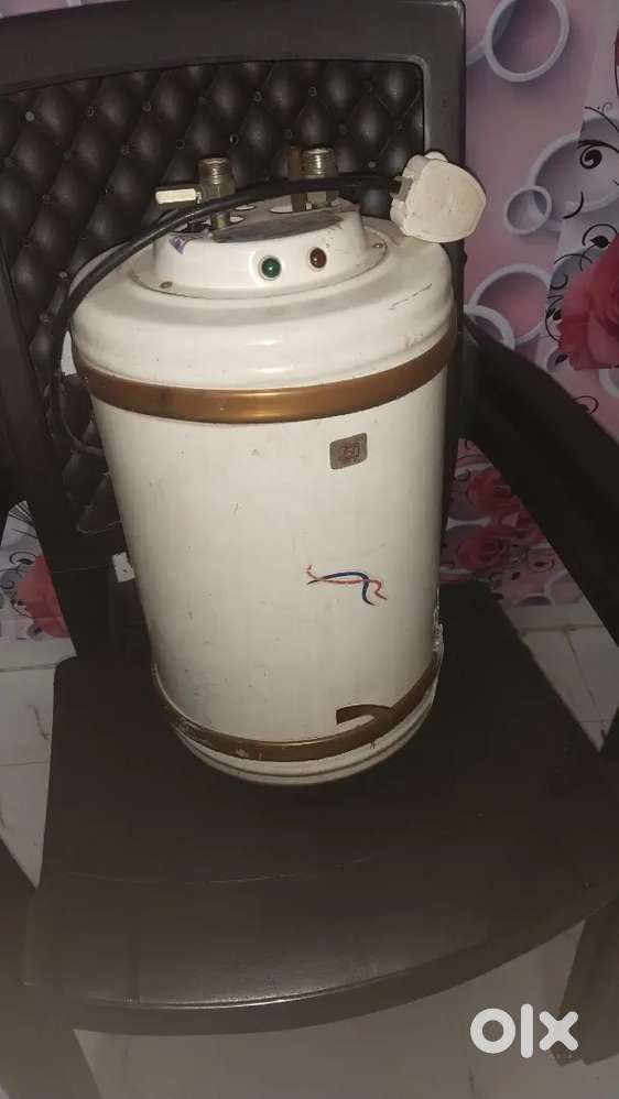 Two geyser 15 liter and 10 liter with good condition
