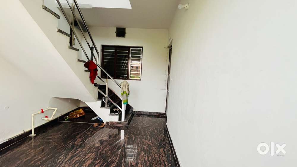 125 GAZ 1BHK SPACIOUS HOUSE 30 ft road