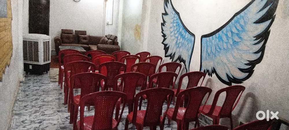 Commercial main road hall 600sqft attached bathroom 1Room in rent p