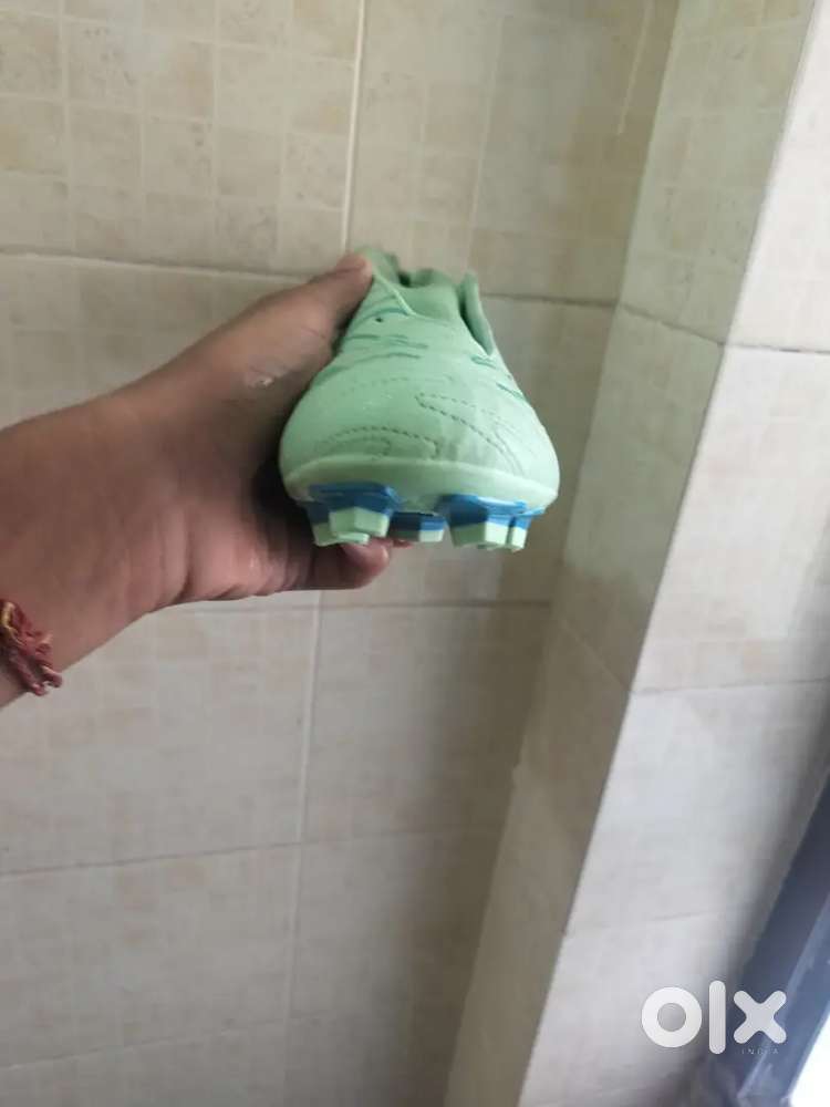 This is football shoes of real nivia