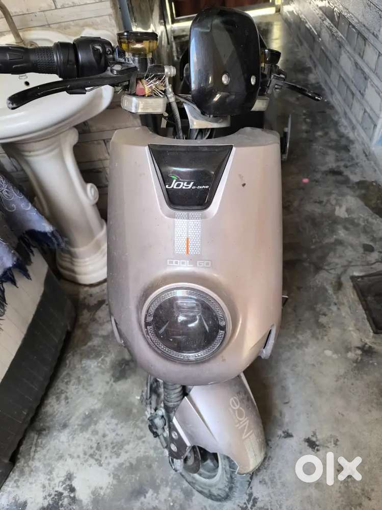 Good condition electric scooty