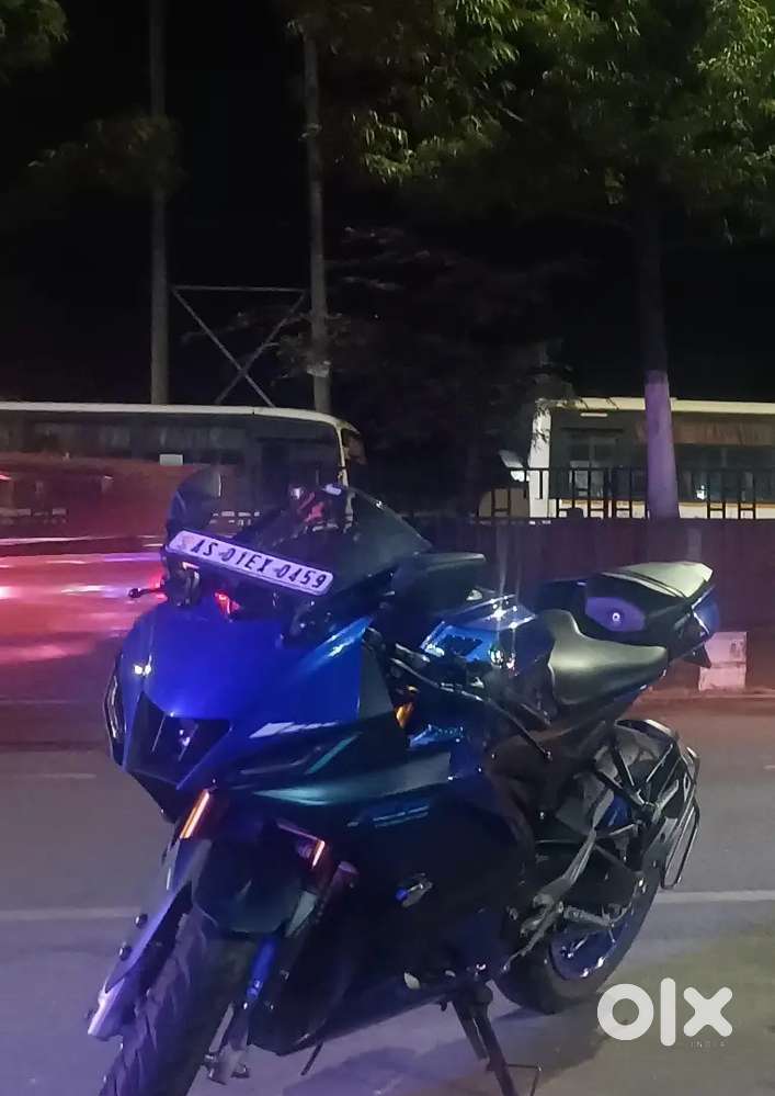 Yamaha R15 V4