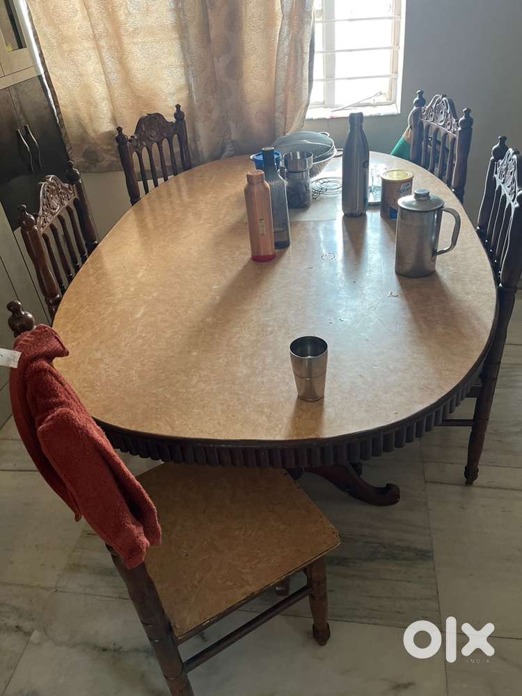 Dining table with 6 chairs 6ft x 4ft