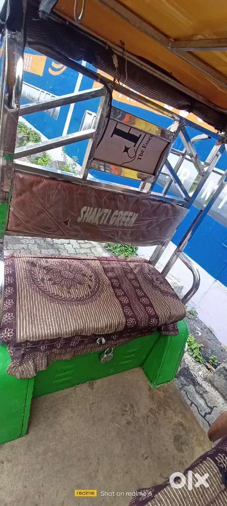 10 Month old.12391.Km Run E-RICKSHAW(Maxi) PRICE 1,05,000 (Negotiable)