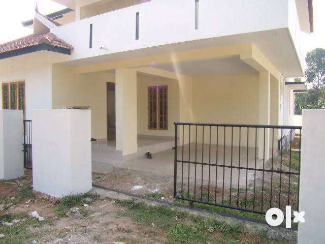 4 Bed Room House for Sale in Kudamaloor