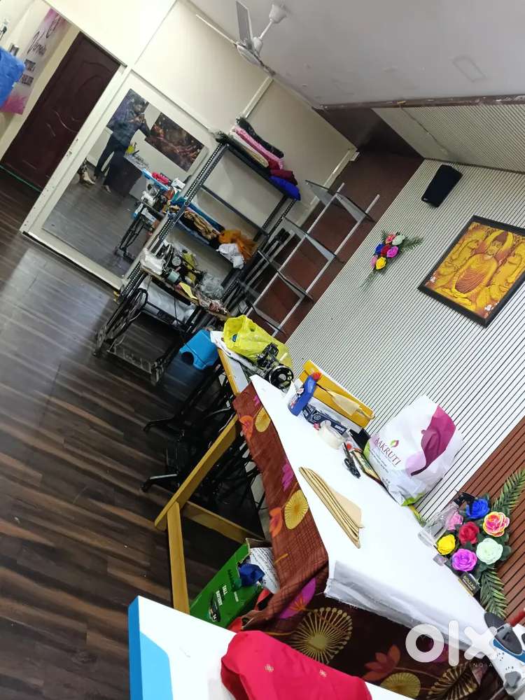 For sale boutique and parlour