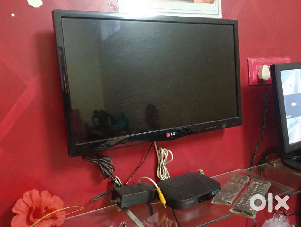 LG 24 inch lcd tv and Airtel set top Box for sale