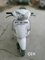 Hero pleasure 2016 ki h isme koi kam ni h dono taire new h