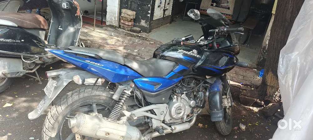 Pulsar 220 f safire blue colour
