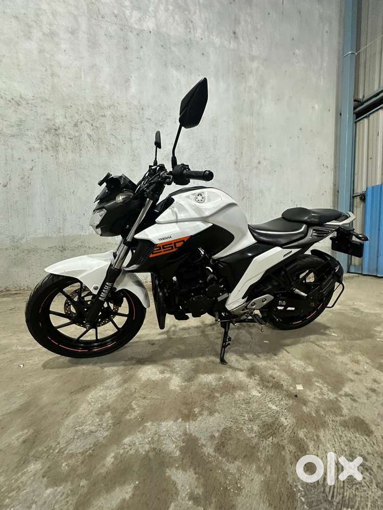 Emi/loan/available YAMAHA FZ25 BS4