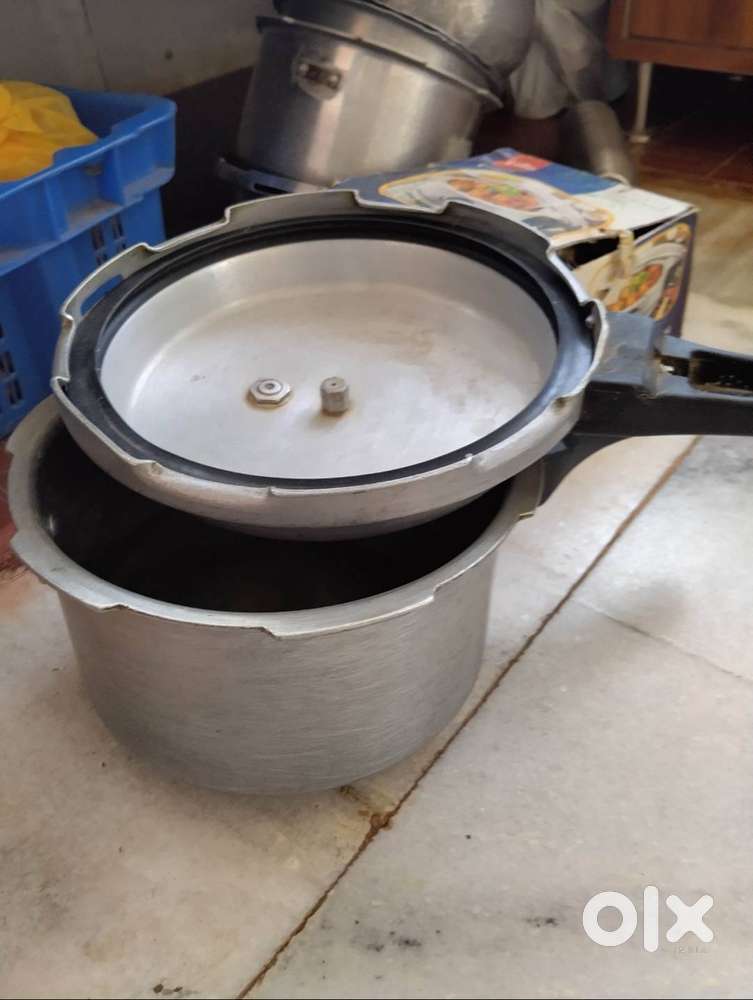 Kitchen cooker patre available bachelor