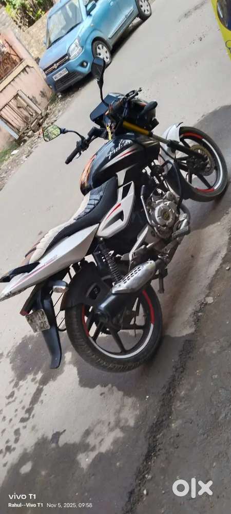 Bajaj Pulsar 150cc super condition.