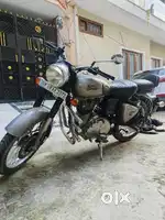 Royal Enfield Classic 350 Gunmetal
