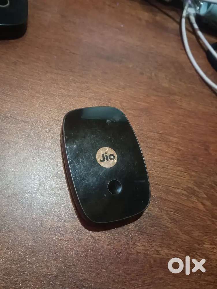 Jio fi 2 without battery working fine u can use directly by power ada