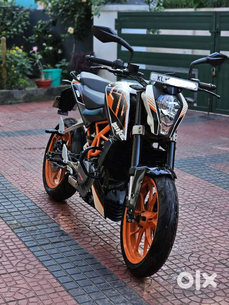 Duke 390 bs3 2014 (Single owner)