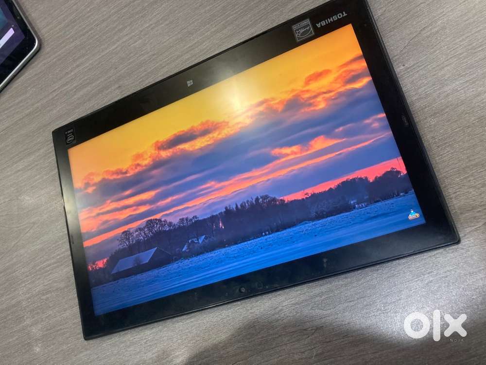 Toshibha touch DE1 - PR15AA - 128gb ssd - 4gb ram - touch support