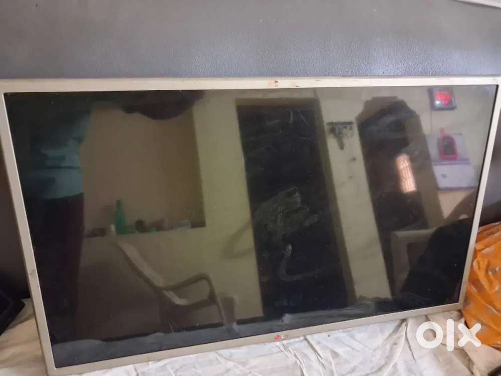 LG 32 inch Smart Tv 400Hz Refresh Rate Good Condition with Remote