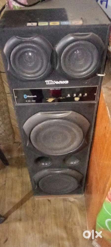 Blue sound tower speaker