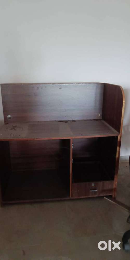 TABLE FOR TV