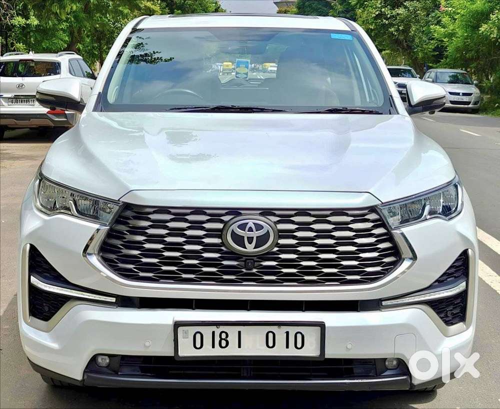 Toyota Innova Hycross 2.0 ZX Hybrid 7 STR, 2023, Petrol