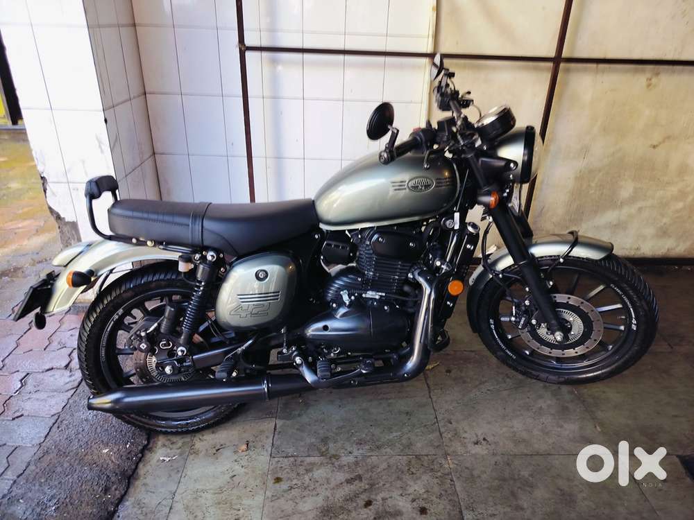 Jawa 42 cosmic carbon colour