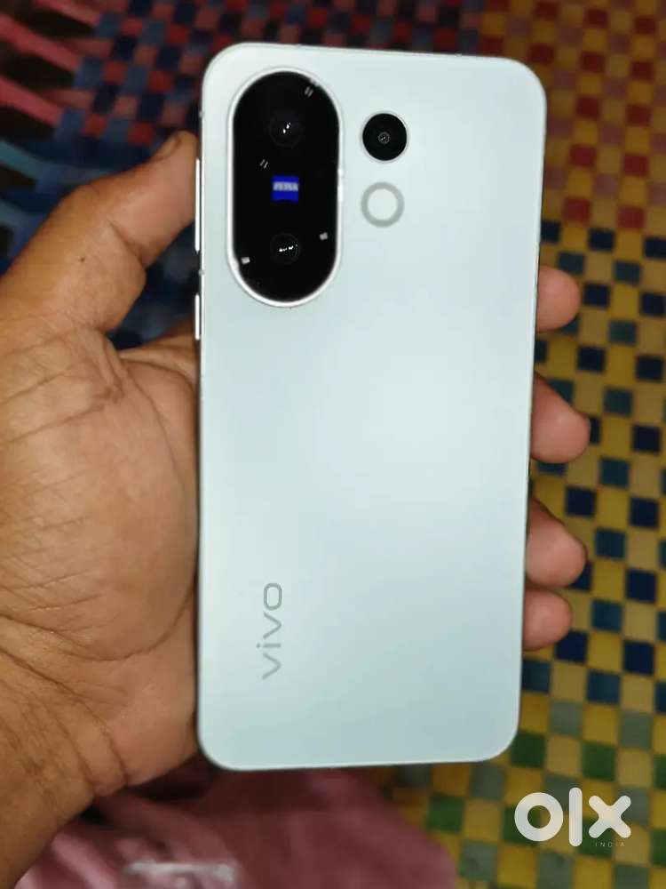 Vivo poco redmi all new conditions scratch less and under waranty