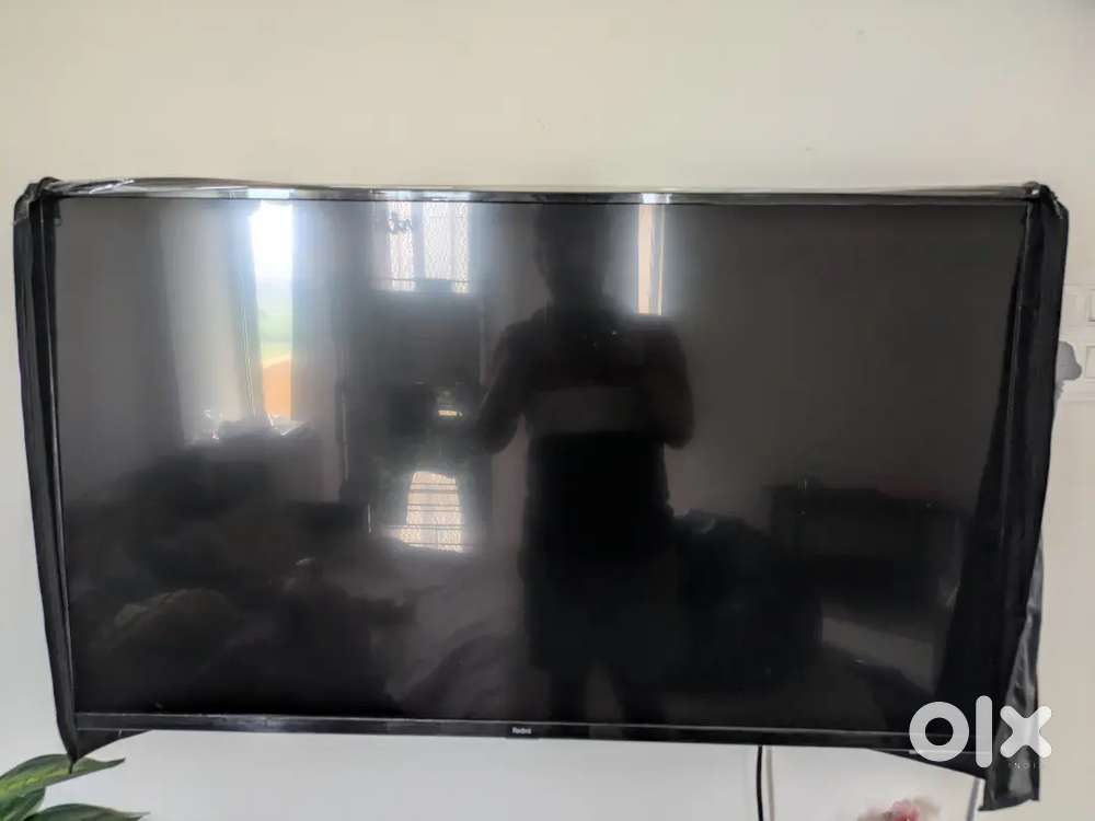 3 year old Redmi tv 43 inch