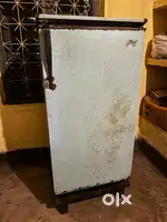 Godrej 165 lts Fridge at Rs.6000