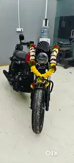 Red Yezdi Roadster 350 crramic coted less driven showroom condition