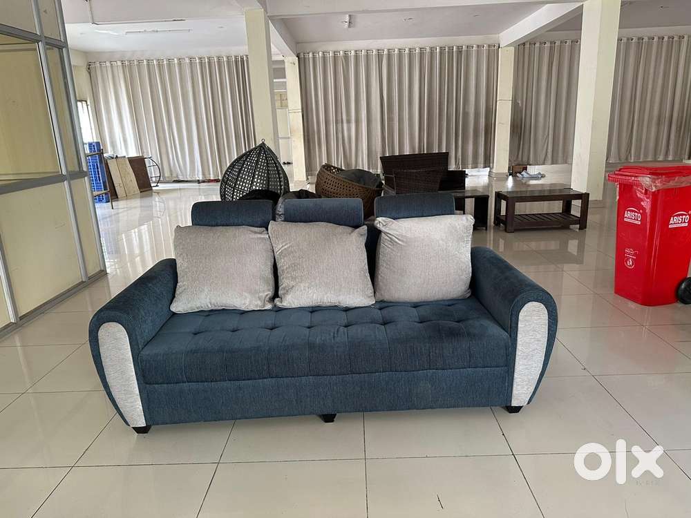 Barely used 1month old 3 + 2