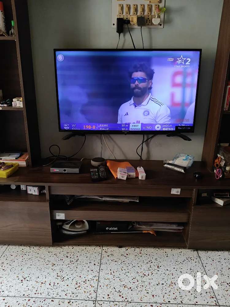 SHARP FHD 40 SMART TV