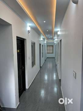 Spacious Lodge rooms at Mulanthuruthy