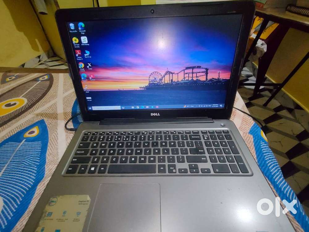 Urgent Dell Laptop windows 10 pro sell