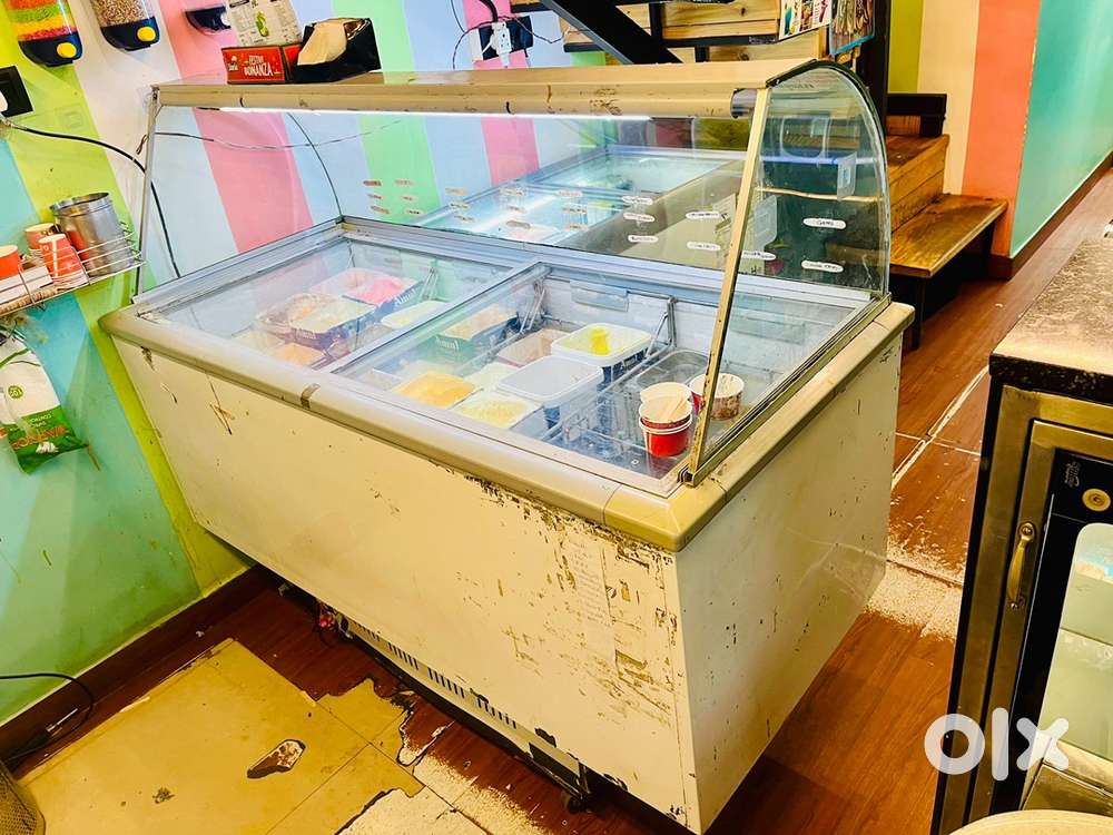 Deep freezer 450 litres glass top