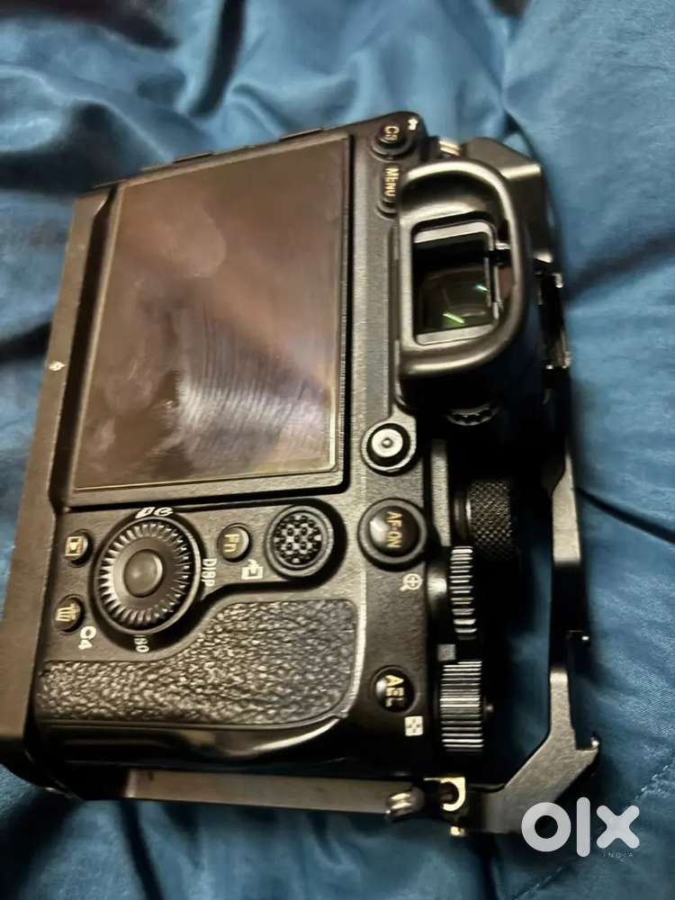 Sonyr4a camera bady 28to75 2.8