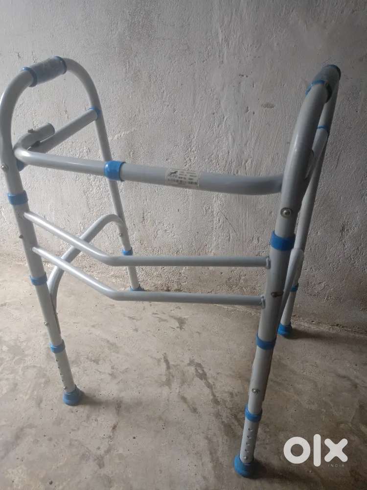 पैर टूटे पर्सन के लिए