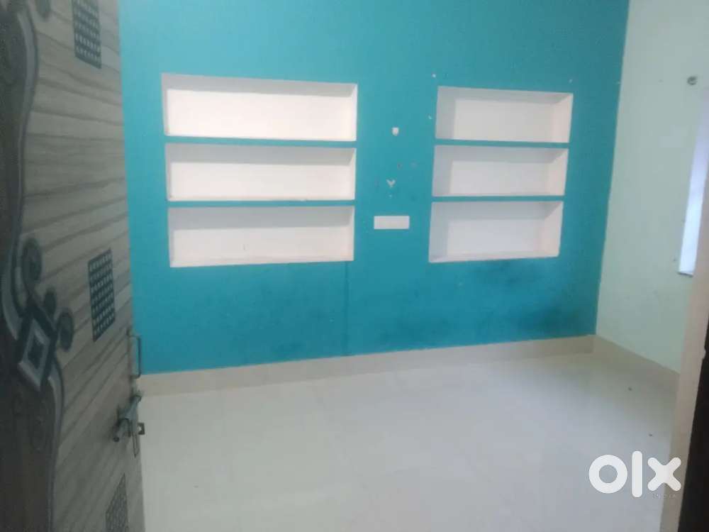 For room rent in Faiz colony Aliganj