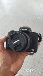 Canon m50 mark 1 4k mirrorless camera with lens
