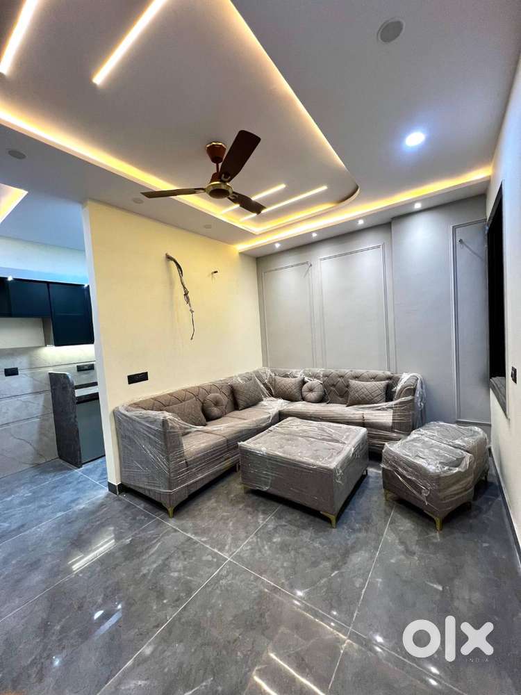 2 BHK Flat in Dwarka Mor  Lift + Car Parking  GN Builder