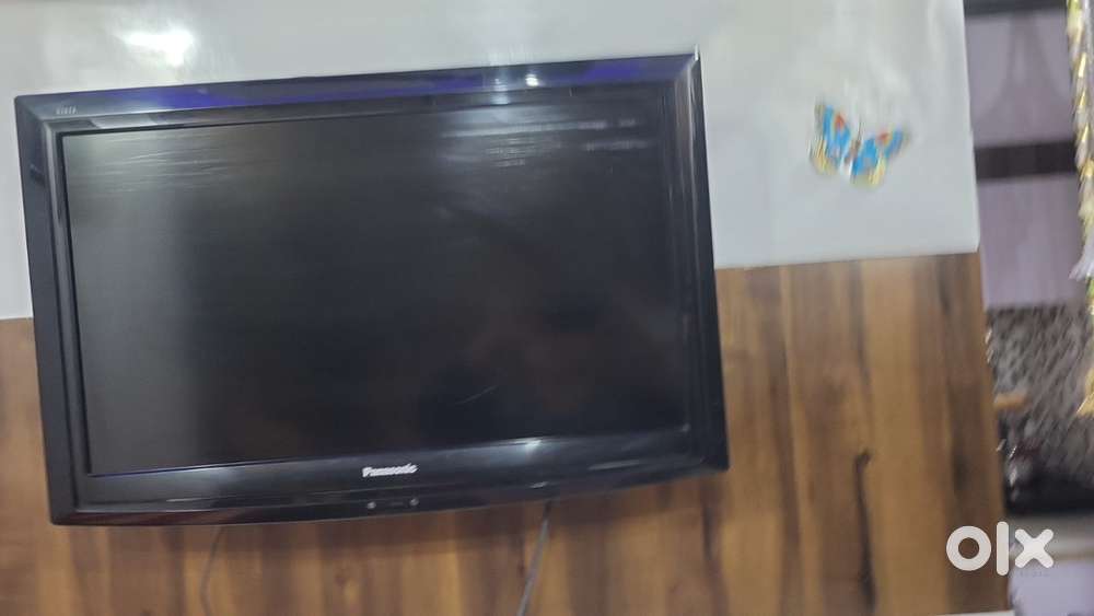 22 Inch Panasonic Tv with Mi 4x Setup Box