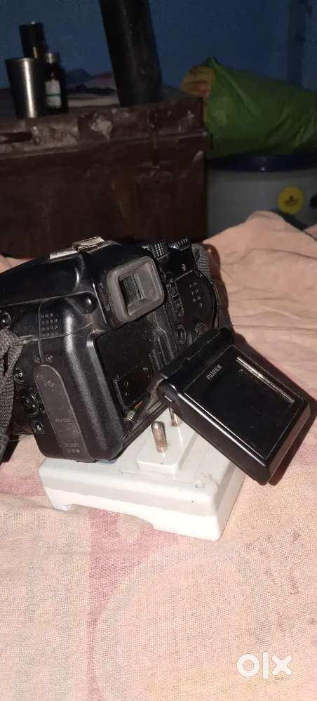 Second hand camera fojifilm jo app ko eak bar jarul lena chahiye