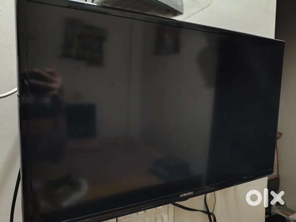 Samsung Led 32 inch with Fire Stick HDMI