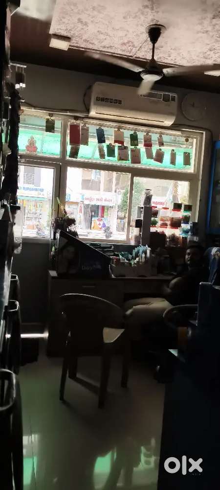 Medical mall saman & shop banne sell sathe che