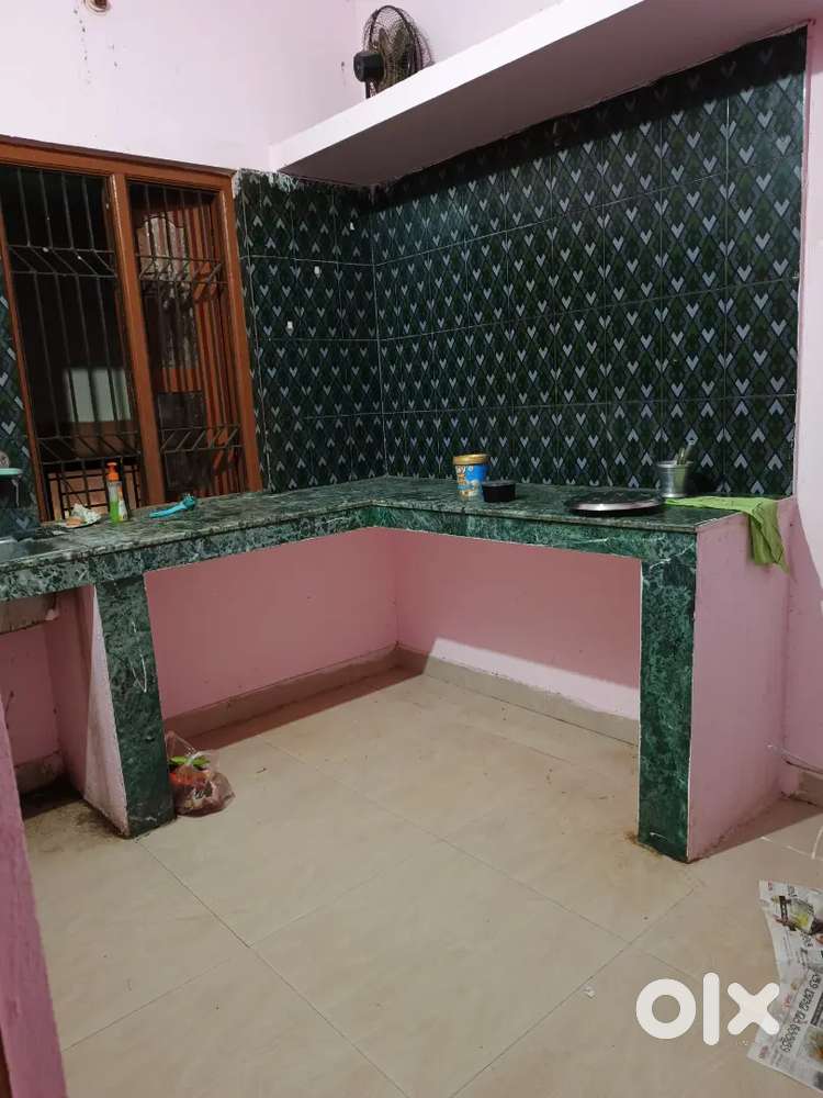 Looking for a Temporary woman flat ment. (Sharing Room)