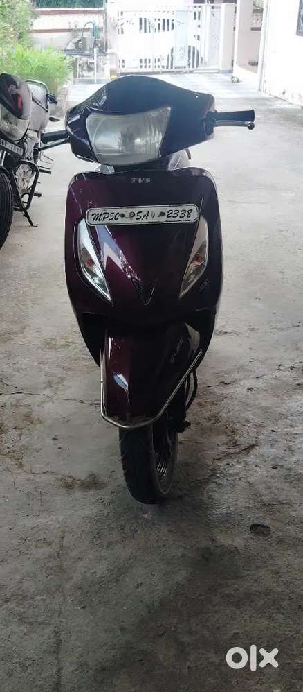 TVs Jupiter used by lady smoothly