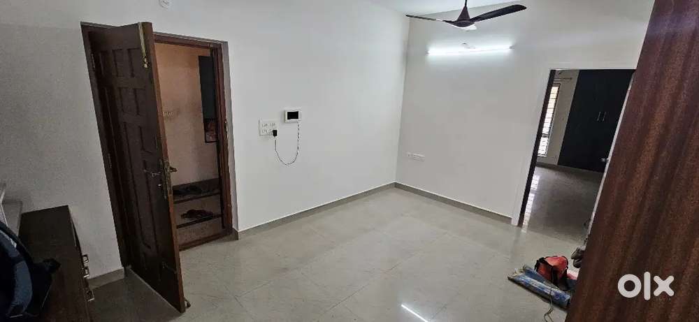 FLAT FOR RENT IN KK NAGAR 2.5BHK Vegetarian Preferred