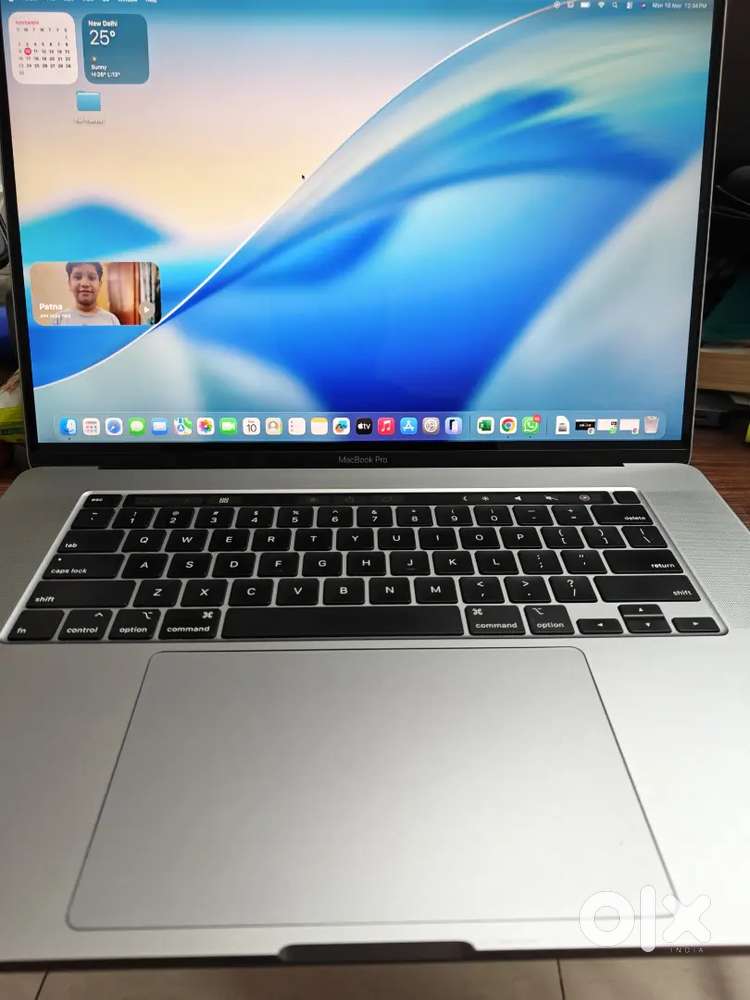 Apple MacBook Pro 2019 – i9, 16GB, 1TB SSD – Mint!